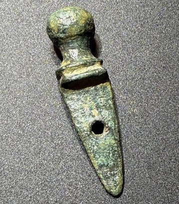 Oud-Romeins Bronzen emblematisch gladiatorenamulet in de, Antiek en Kunst