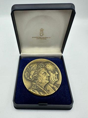 Nederland. Penning 1987 Gouden Huwelijk Prinses Juliana -