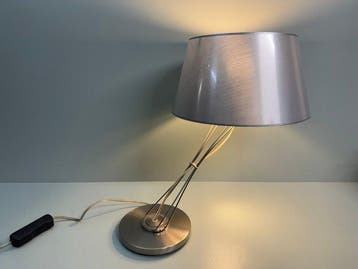 Lamp - **Lumina Lizzy Tafellamp: Verstelbaar Design met