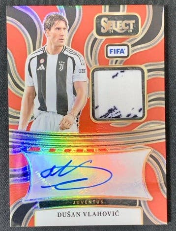 2024/25 Panini Select Dušan Vlahovi AM-DV Memorabilia, Nieuw