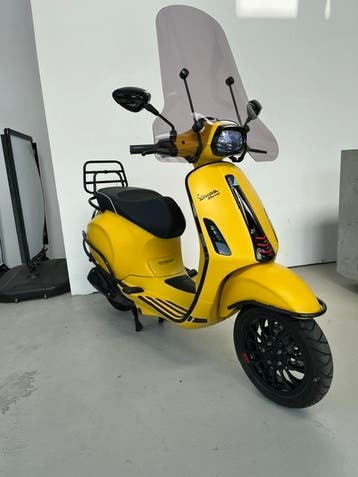 Vespa Sprint full option geel 2018 5642 km 25 km, Overige modellen, Nieuw, Benzine, Maximaal 25 km/u