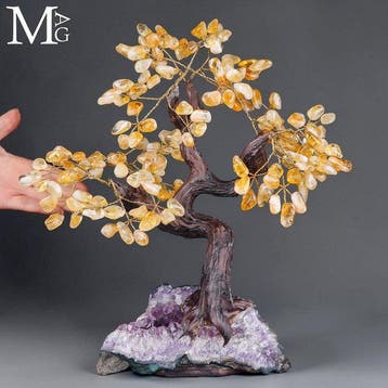Citrien edelsteen “Tree of Life” op natuurlijke