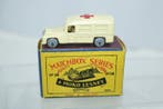 Matchbox 1:64 - Modelauto - Matchbox 14a Ambulance ( Daimler, Nieuw