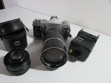Ricoh, Rikenon, Chinon Singlex TLS + 50mm + 200mm + acc. |, Audio, Tv en Foto, Fotocamera's Analoog, Nieuw