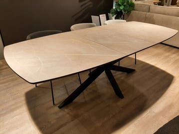 Emilio uitschuiftafel **SHOWROOMMODEL**, Nieuw
