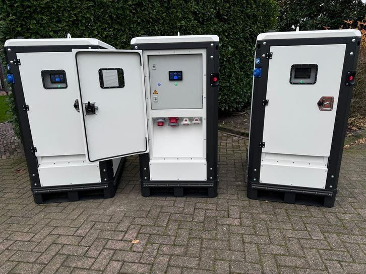 Aggregaat huren 30 kVA incl. brandstof, Doe-het-zelf en Verbouw, Aggregaten, 30 kVA of meer, Elektrisch startend, Geluidgedempt