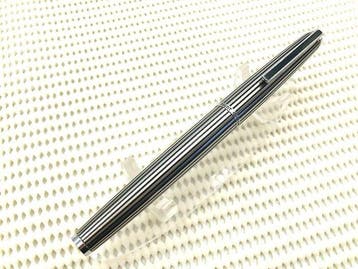 Pilot - CUSTOM 18K White Gold Black & Silver Stripe Vintage, Verzamelen, Pennenverzamelingen, Nieuw