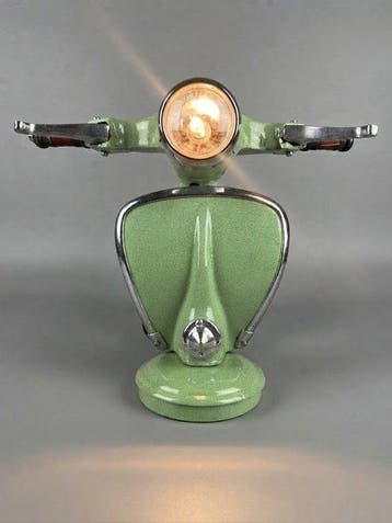 Vespa - Tafellamp - Uniek en bijzonder decoratiestuk -, Antiek en Kunst