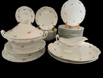 Chastagner Limoges France - Tafelservies voor 12 (38) -