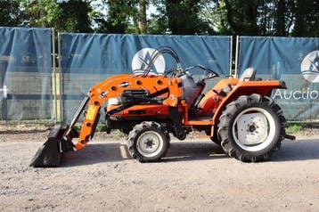 Veiling: Minitractor Kubota GL240 Diesel 24pk met voorlader, Zakelijke goederen, Agrarisch | Tractoren, Gebruikt, Tot 2500, Tot 80 Pk