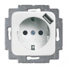 Busch-Jaeger wandcontactdoos met USB-Lader alpinwit, Nieuw, Stopcontact