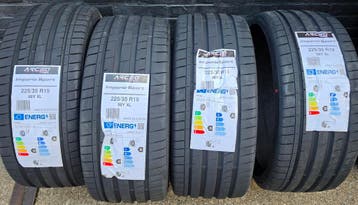 225/35r19 88Y XL Made in Europe Dot26 nieuwe A merk banden, Auto-onderdelen, Nieuw, Band(en), Ophalen, 19 inch