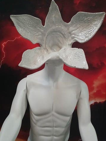 Stranger Things - Demogorgon head on mannequin, Nieuw