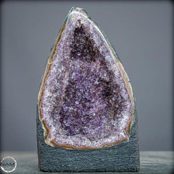 Natuurlijke amethist kristalkathedraal – diepviolette, Antiek en Kunst