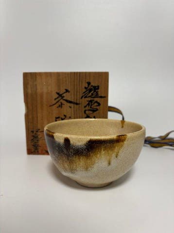 Japanse rustieke Ame glazuur chawan – drippend ijzeren