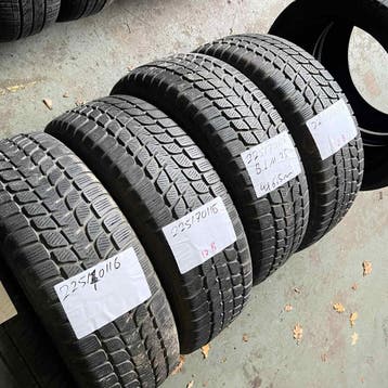 4 x Bridgestone Blizzak LM-25 225-70-16 Winterbanden 6,5mm, Gebruikt, 16 inch, Band(en), Personenwagen