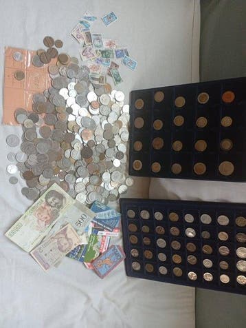 Wereld. lotto da 1028 monete Regno- Repubblica Mondiali