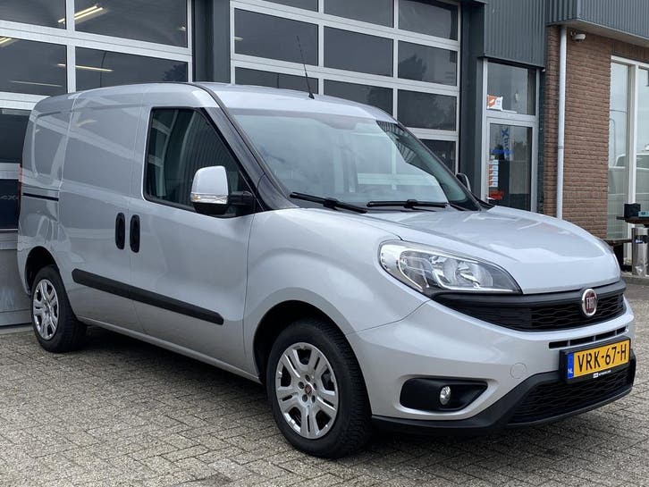 Fiat Doblò Cargo 1.3 MJ L1H1 SX, Auto's, Bestelauto's, Onderhoudsboekje, Lease, Overige kleuren, Handgeschakeld, Zilver of Grijs