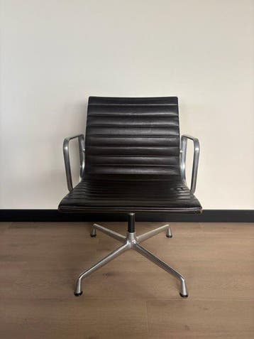 Vitra - Charles & Ray Eames - Fauteuil - EA107 - Leder,