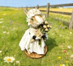 Konijn Taxidermie volledige montage - Rabbit Girl Holding