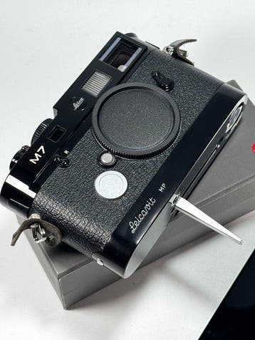 Leica M7 + leicavit MP (black) Analoge camera