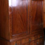 strak en sober Engels kabinet in mahonie  met 5 laden ca 183, Ophalen of Verzenden