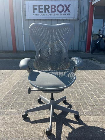 Opgeknapte Herman Miller Mirra Stoelen, Aanbieding, Verzenden, Zo goed als nieuw, Grijs, Bureaustoel