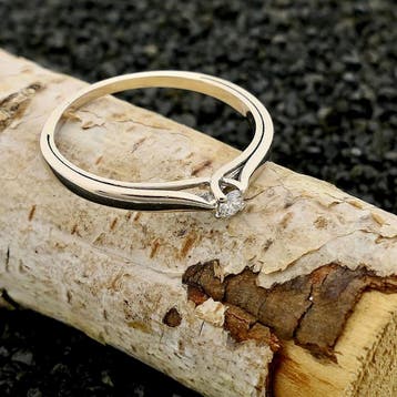 Witgouden verlovingsring met diamant 0,07 ct; 14 karaat;..., Sieraden, Tassen en Uiterlijk, 18 tot 19, Gebruikt, Ophalen of Verzenden