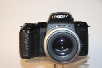 Pentax MZ-7 (Z70 Variant) 35mm SLR Camera - Bundled with SMC, Nieuw