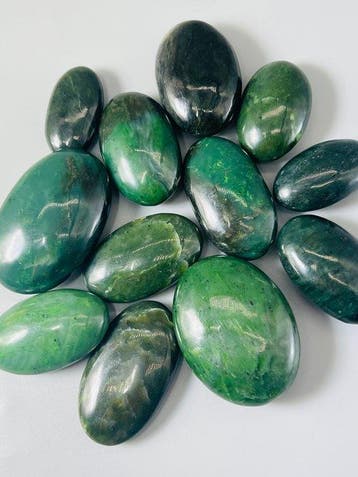 Nephrietjade - Handsteen - AAA-kwaliteit Energiesteen -