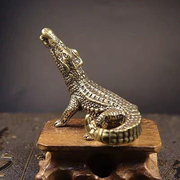 sculptuur, Bronze-Effect Crocodile Figurine – Miniature