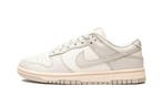 Nike Dunk Low Sail Light Bone (Womens), Nieuw