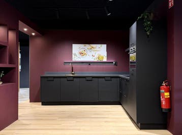 Showroomkeuken met ATAG inbouwapparatuur | zwart, Huis en Inrichting, Ophalen, Zwart, Hoekkeuken, Nieuw