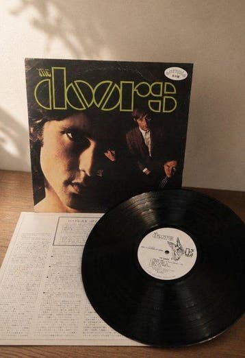 THE DOORS - THE DOORS / LEGENDARY DEBUT LP – RARE 1973, Nieuw in verpakking