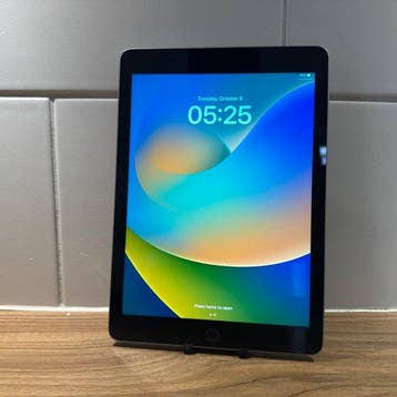 Apple iPad (5th Generation) 128GB Wifi - Mobiele telefoon, Nieuw