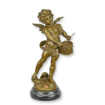 A BRONZE SCULPTURE OF A PUTTO PLAYING DRUMS (Interieur), Verzenden, Nieuw