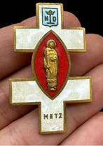 Esoterisch en gotisch antieke Franse religieuze broche die