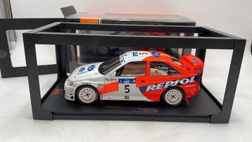 IXO 1:18 - Modelauto - Ford escort WRC #5 C.sainz-L.moya, Nieuw