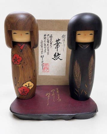 Een paar creatieve kokeshi Hua Wen (pruim + tarwe) - Hout