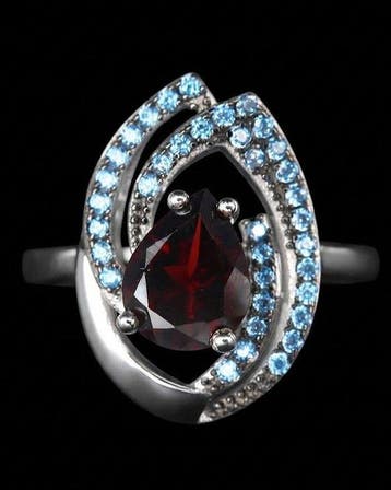 Granaat - Zilver, Het Heilige Vuur – Ring Granaat en Blauwe