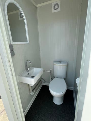 Nieuw toilet unit enkel