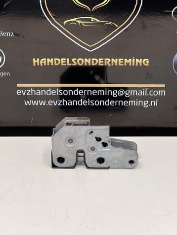 VW Transporter T6 motorkap slot bj.2018 Artnr.7E0823509F, Auto-onderdelen, Carrosserie en Plaatwerk, Gebruikt, Volkswagen