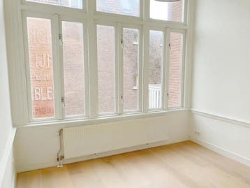 Te huur: Appartement Koningin Emmakade in Den Haag, Huizen en Kamers, Den Haag, Appartement, Zuid-Holland