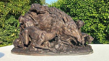 sculptuur, zwaar en groot bronzen beeld “dogs attack bear”, Antiek en Kunst