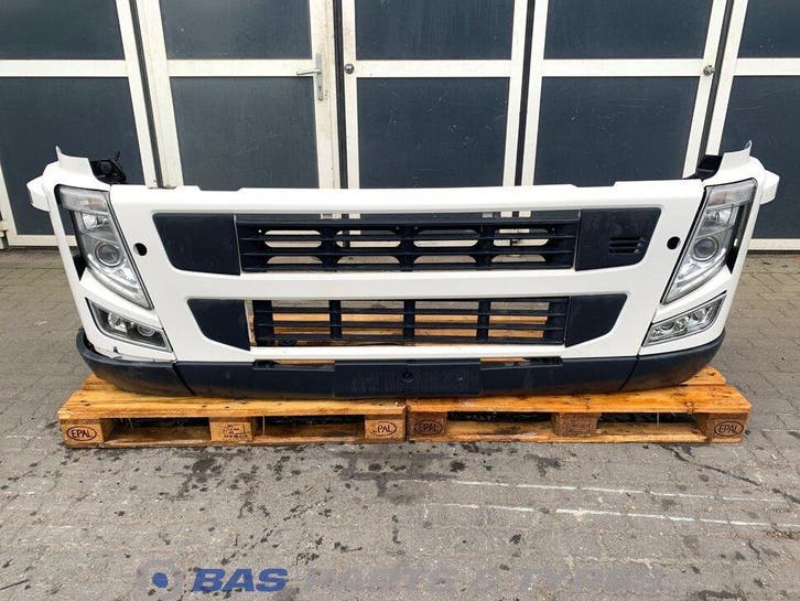 Bumper Volvo FM3 21035644, Auto-onderdelen, Vrachtwagen-onderdelen, Gebruikt, Volvo, Carrosserie en Plaatwerk, Ophalen