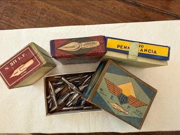 4 Scatole Vintage di Pennini Italiani in Acciaio inclusi –