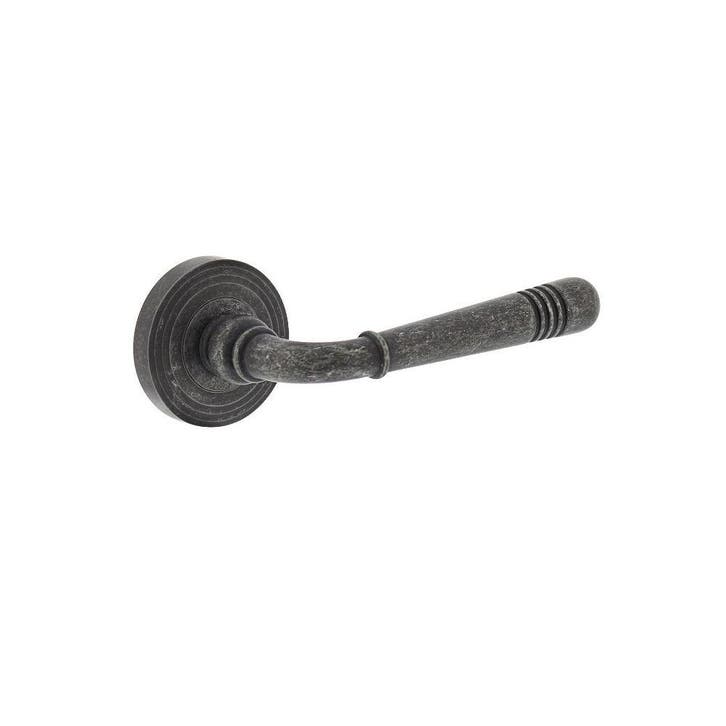 Intersteel Deurkruk Helena op rozet - oud grijs, Doe-het-zelf en Verbouw, Hang- en Sluitwerk, Nieuw, Verzenden