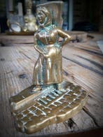 Luciferdooshouder - Botteresse uit Luik - Brons - Pyrogeen,