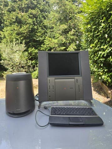 Apple 20th Anniversary Macintosh Computer (TAM) Bose -, Nieuw