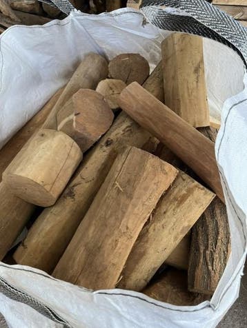 Bigbag resthout robinia – geschuurde palissadepalen, Ophalen, Nieuw, Minder dan 180 cm, Palen